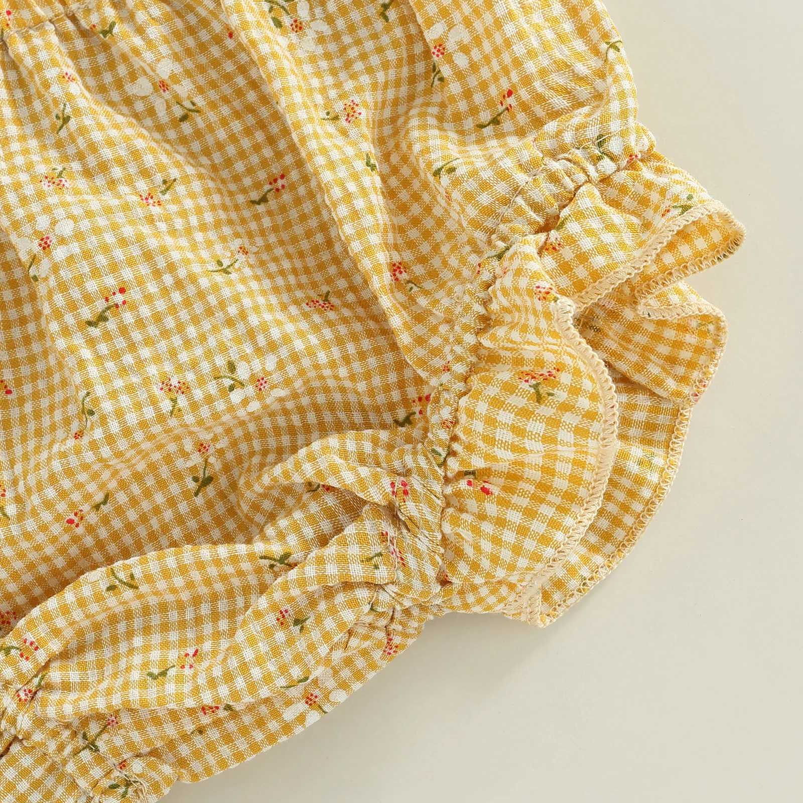 Clothing Sets Baby Girls Infant Two Piece Set Sleeveless Floral Plaid Pattern Bow Decor Camisole Elastic Waist Shorts R240708