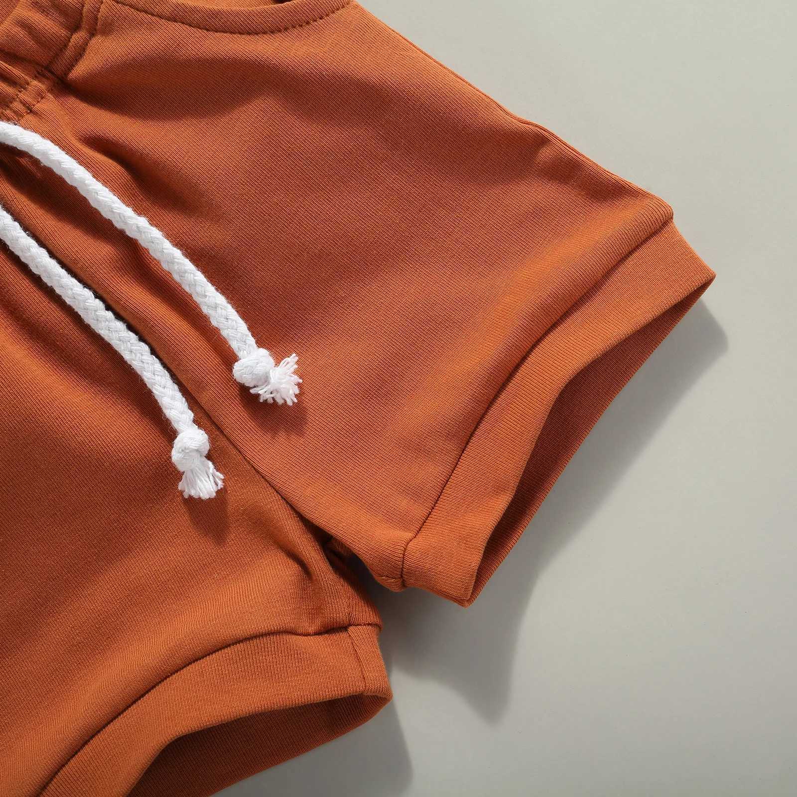 Clothing Sets 2 Pcs Newborn Summer Outfits Baby Solid Color Round Neck Tank Tops with Pocket + Drstring Shorts R240708