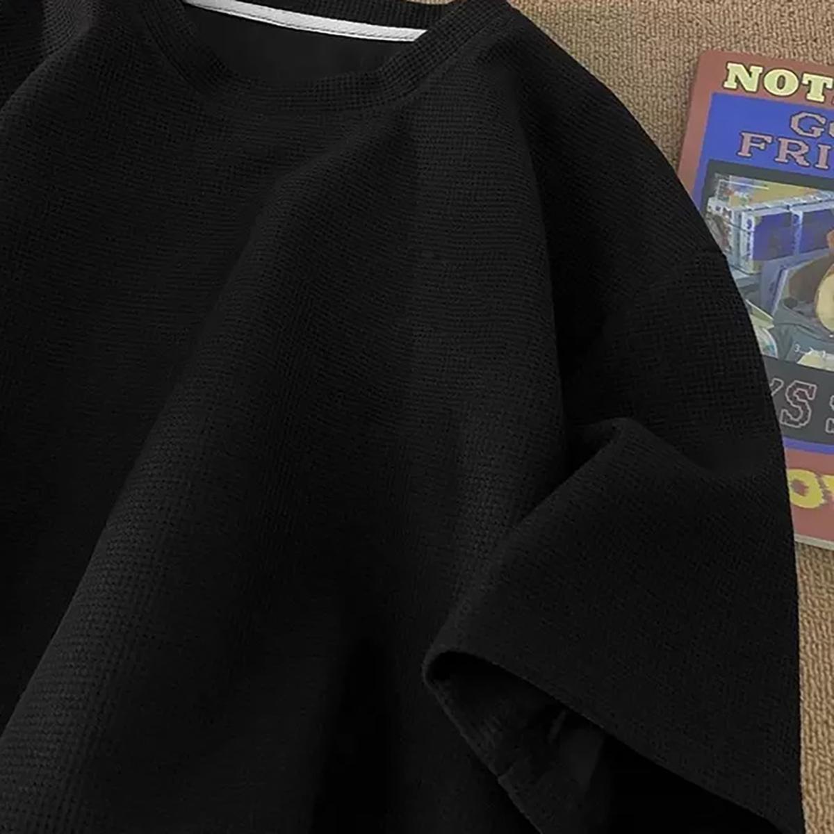 Stylish Custom T-Shirts for Couples in Black and White, Made of Beach Cotton, Breathable, Short-Sleeved, and Comfortable