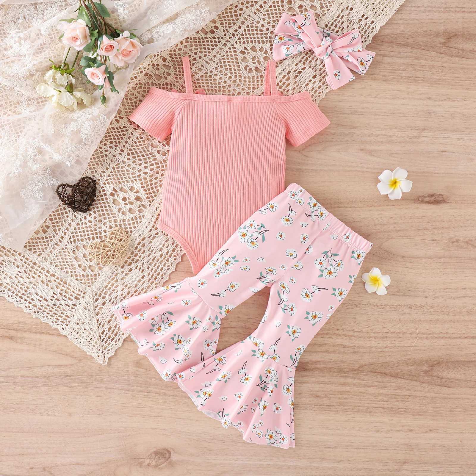 Clothing Sets Infant Newborn 3Pcs Baby Girl Spring Outfits Short Sleeve Cold Shoulder Romper + Flare Pants + Headband Set R240708