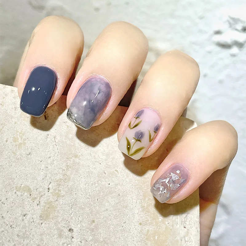 24 pieces/box short square head wearing false nails art cloud star pattern false nails full cover pressing nail tip hand tools 240705