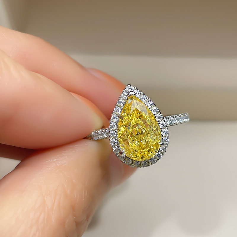 2024 Sparkling Gorgeous Wedding Rings Handmade Luxury Jewelry Real 100% 925 Sterling Silver Pear Cut Yellow Moissanite Diamond Party Women Engagement 