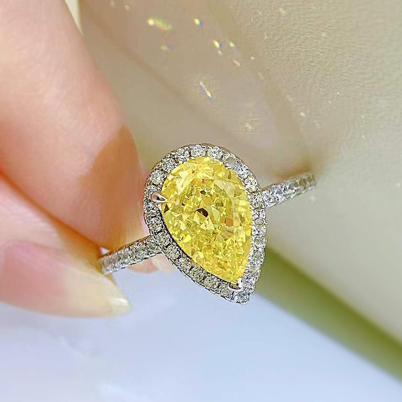 2024 Sparkling Gorgeous Wedding Rings Handmade Luxury Jewelry Real 100% 925 Sterling Silver Pear Cut Yellow Moissanite Diamond Party Women Engagement 
