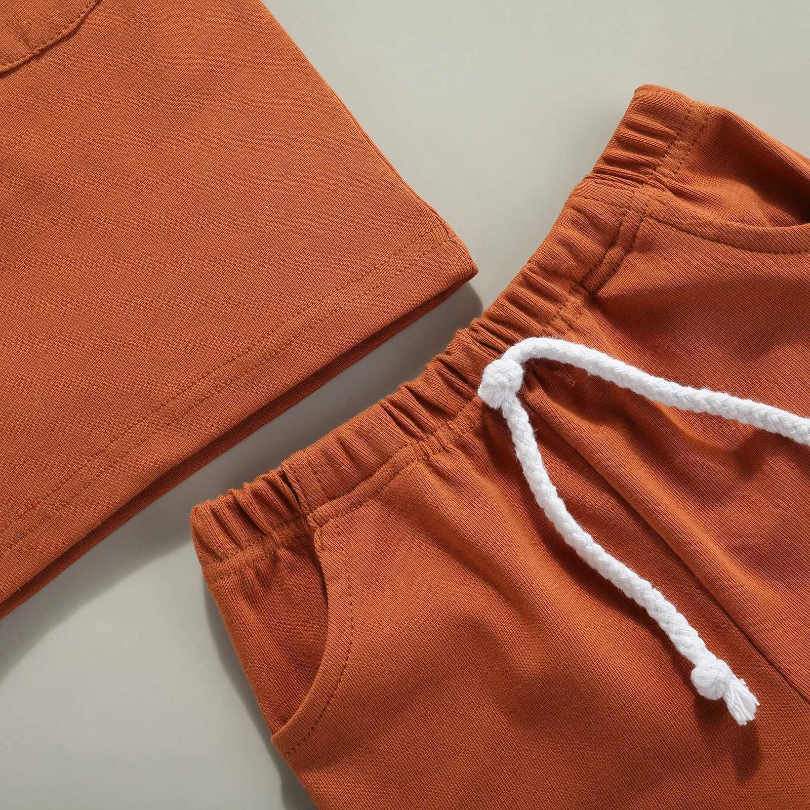 Clothing Sets 2 Pcs Newborn Summer Outfits Baby Solid Color Round Neck Tank Tops with Pocket + Drstring Shorts R240708