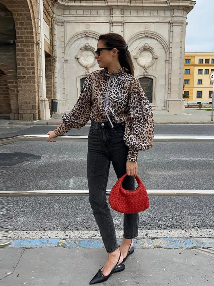 Vintage Leopard Print Lace Up Women Shirts 2024 Spring Casual Lantern Sleeve Pleated Collar Top Y2k Female Panther Streetwear 240703