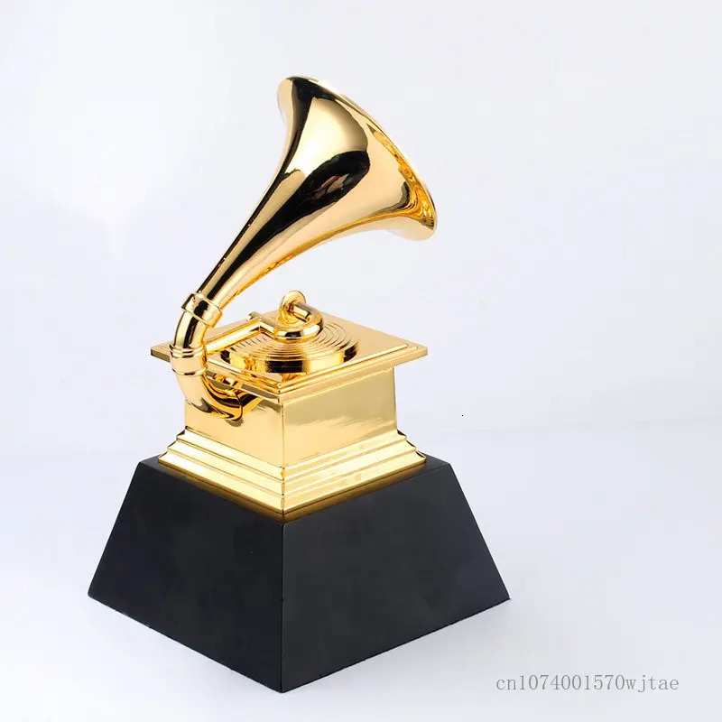 Customized Creative Grammy Trophy Award Souvenir Excellent People Home Decor s Professional Production of Metal Trophy 240624