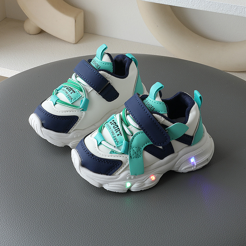 Children's new sports with light on soft soles male father's female babies, and casual shoes for children aged 1-3 years old C260130