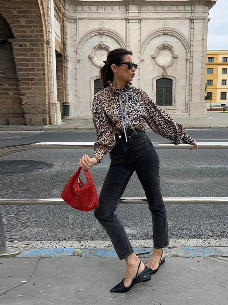 Vintage Leopard Print Lace Up Women Shirts 2024 Spring Casual Lantern Sleeve Pleated Collar Top Y2k Female Panther Streetwear 240703