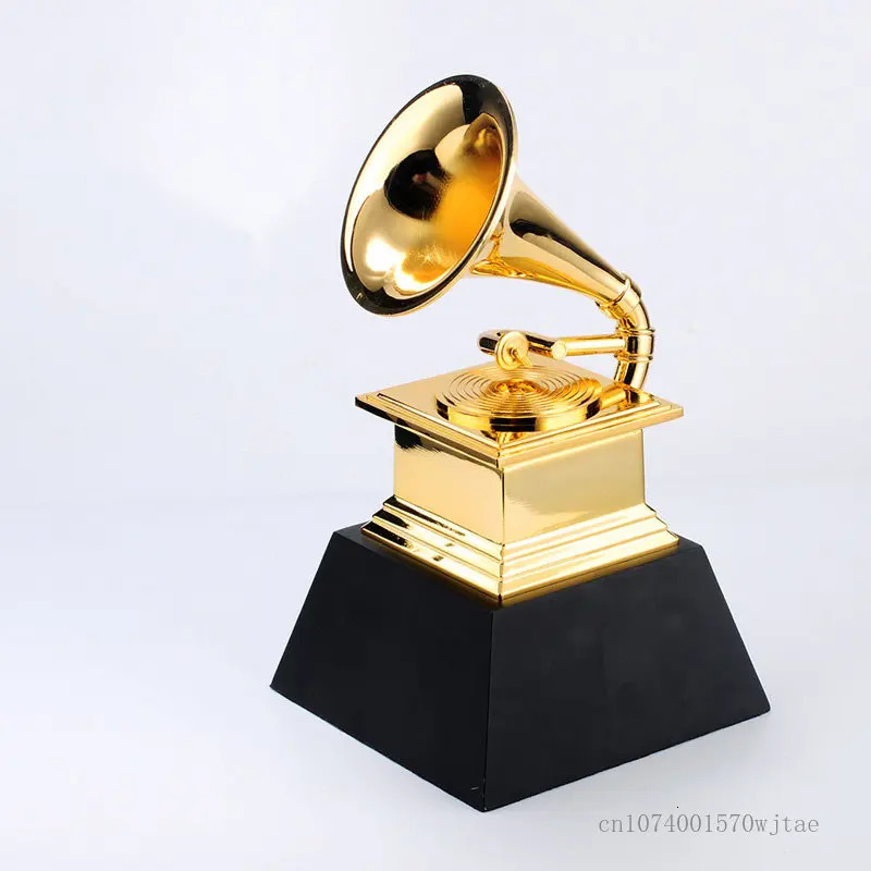 Customized Creative Grammy Trophy Award Souvenir Excellent People Home Decor s Professional Production of Metal Trophy 240624
