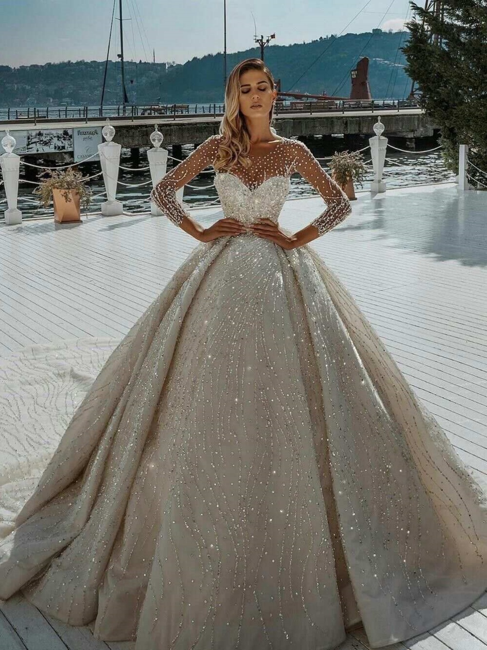 Gorgeous Ball Gown Wedding Dress Sequins Beaded O Neck Bride Gowns Sheer Lace Long Sleeve Bridal Dresses
