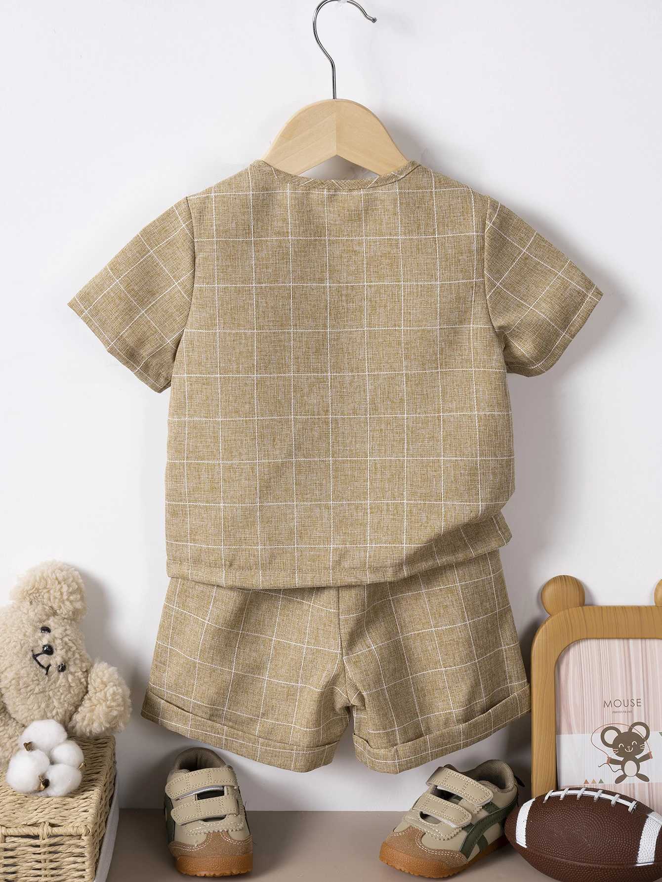 Clothing Sets New Baby Short Sleeve Shorts Set Kids Casual Boys Summer Striped Cotton Linen Short Sleeve Shorts Combo Set R240708