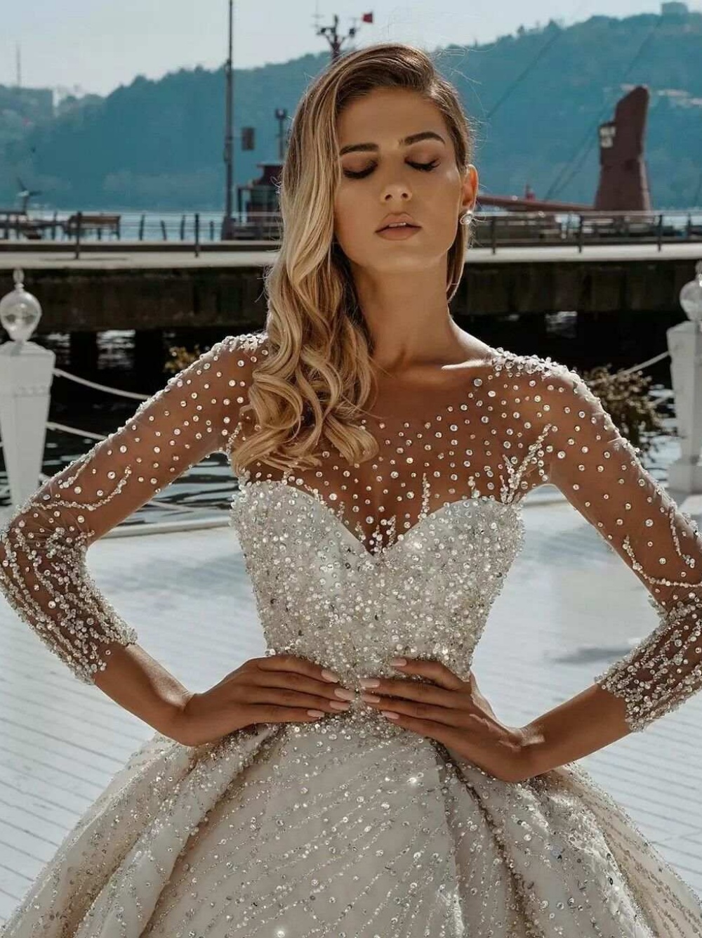 Gorgeous Ball Gown Wedding Dress Sequins Beaded O Neck Bride Gowns Sheer Lace Long Sleeve Bridal Dresses