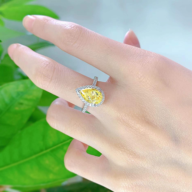 2024 Sparkling Gorgeous Wedding Rings Handmade Luxury Jewelry Real 100% 925 Sterling Silver Pear Cut Yellow Moissanite Diamond Party Women Engagement 