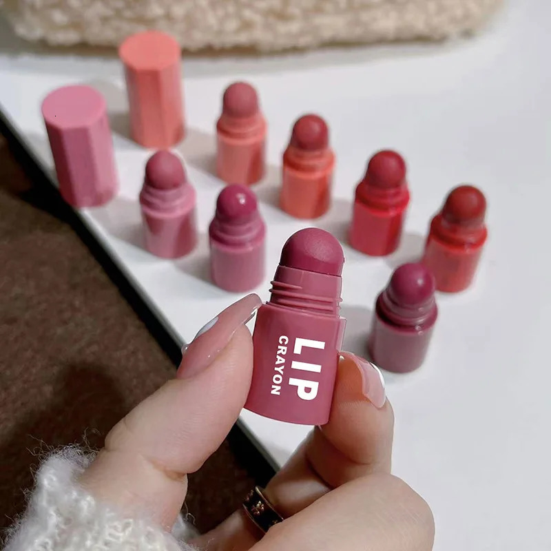 4-in-1 matte lipstick pencil set combination velvet sexy red lip coloring stick free cup multi-color lipstick pen makeup lipstick cosmetics set 240705