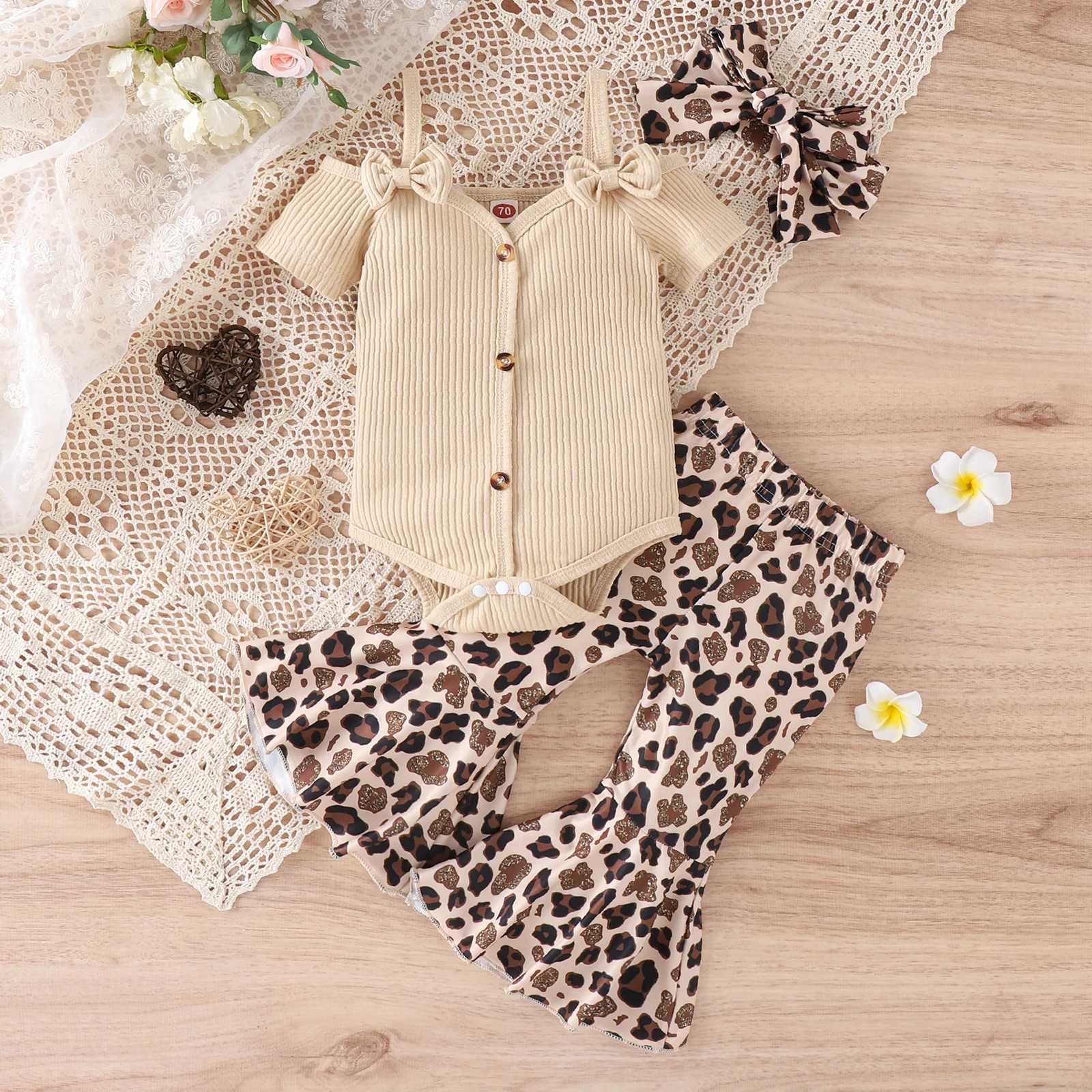 Clothing Sets Infant Newborn 3Pcs Baby Girl Spring Outfits Short Sleeve Cold Shoulder Romper + Flare Pants + Headband Set R240708
