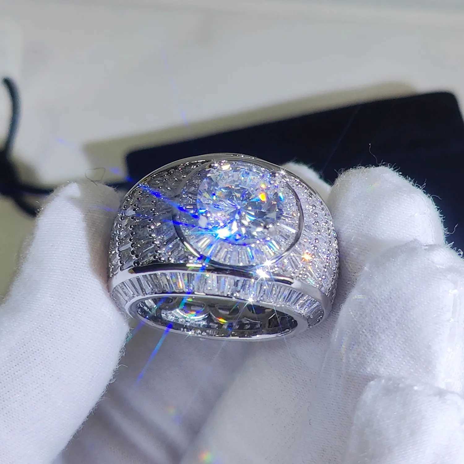 With Side Stones Silver/18k Gold Plated Cluster Hip Hop Iced Out Lab Simulated Big Diamond Micro Pave CZ Pinky Ring Jewelry for Men Women S24792