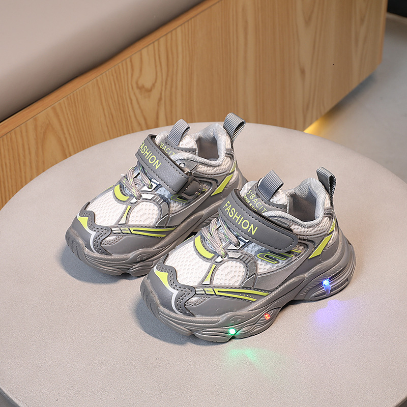 Children's Light up Sports 2024 Spring New Double Mesh Breathable Boys and Girls Running Soft Sole Casual Shoes C260130