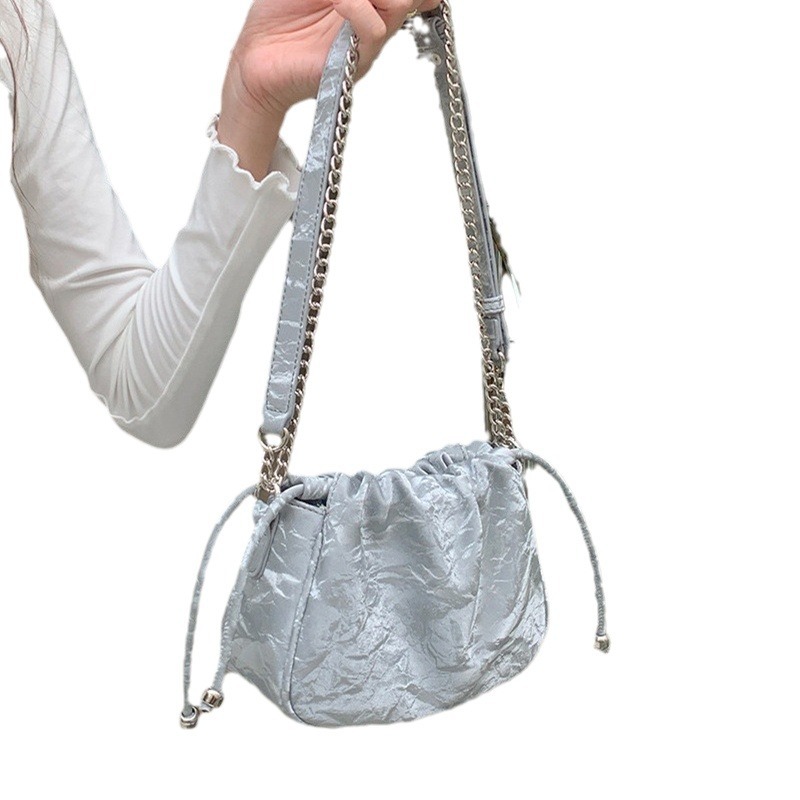 European and American retro niche design new fashionable pleated chain cloud bag niche commuting underarm bag summer versatile crossbody bag for women