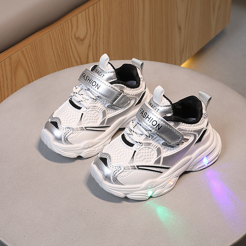 Children's Light up Sports 2024 Spring New Double Mesh Breathable Boys and Girls Running Soft Sole Casual Shoes C260130