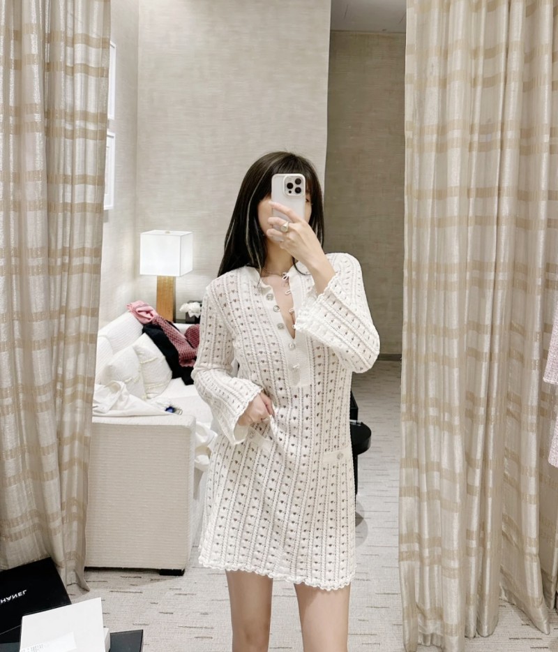 Fashion Metal Clasp Wispy Empty Twist Knitted Vest Casual Dress Women Summer Dresses Female Loose Breathable Designer Clothing White