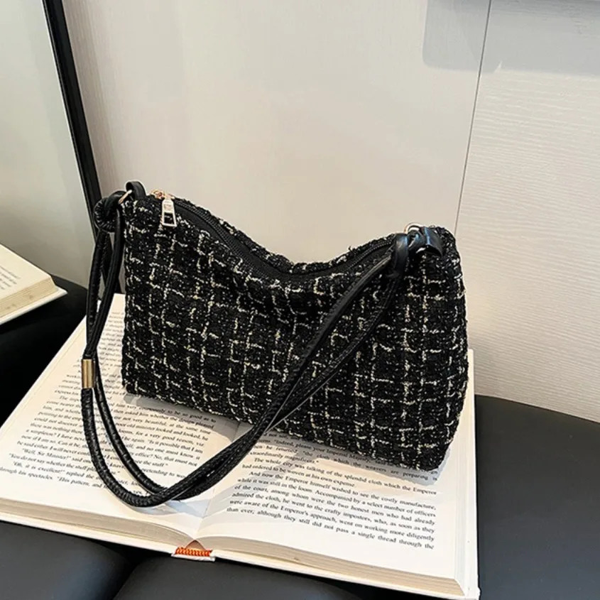 Dacron Woolen Plaid Underarm Bag Hobos Soft New Luxury Designer Handbags Korean Style Appliques Purse Crossbody Bag Women 240709
