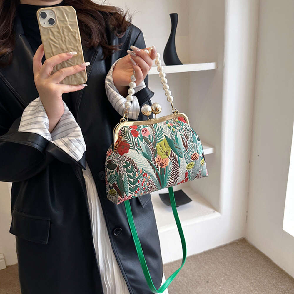 Elegant Women Green Pink Shoulder Canvas Shell Clips Fashion Lady Pearls Handbag Daily Retro All-match Chain Crossbody Bags H7.9#37 889c9
