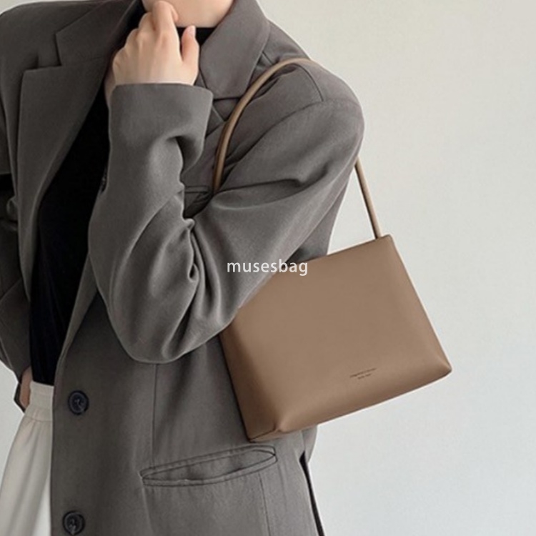 Fashu underarm bag with high-end and niche design single shoulder crossbody bag versatile simple square handbag fashionable women's bag