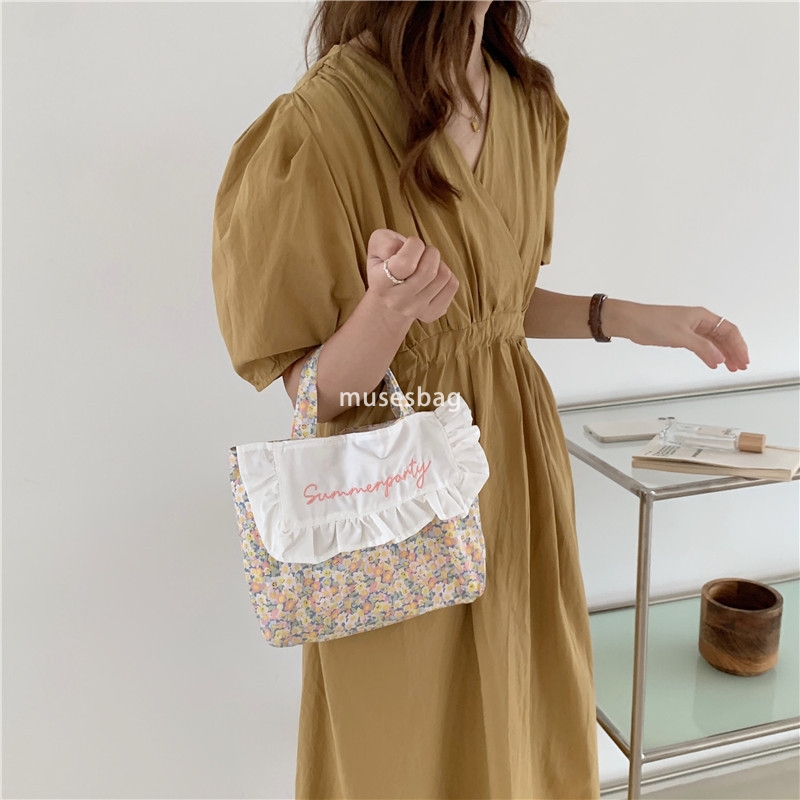 Sweet niche design Japanese and Korean chic sweet lotus edge bento bag fresh floral embroidery handbag girl student bag