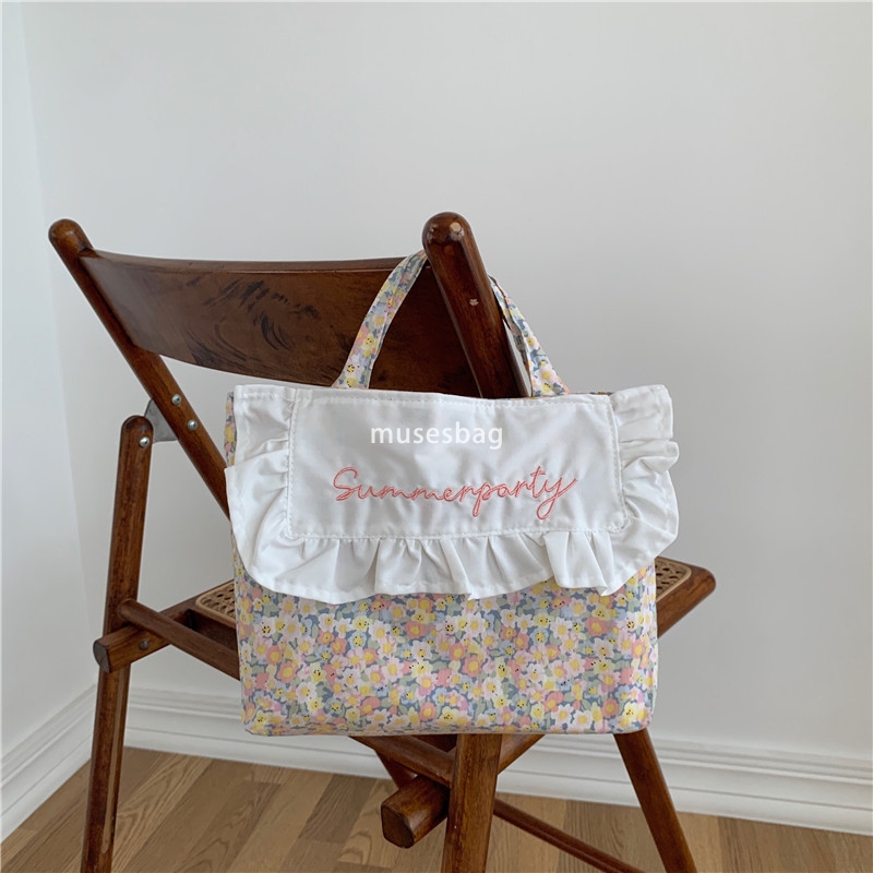 Sweet niche design Japanese and Korean chic sweet lotus edge bento bag fresh floral embroidery handbag girl student bag