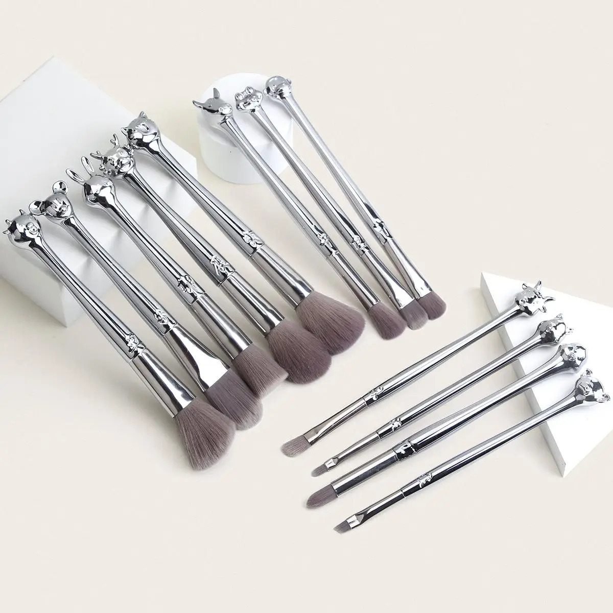 Makeup Brush Set with Flannel Bag Beauty Tools Factory Direct Sales MAANGE 12 Cute Pet 240708