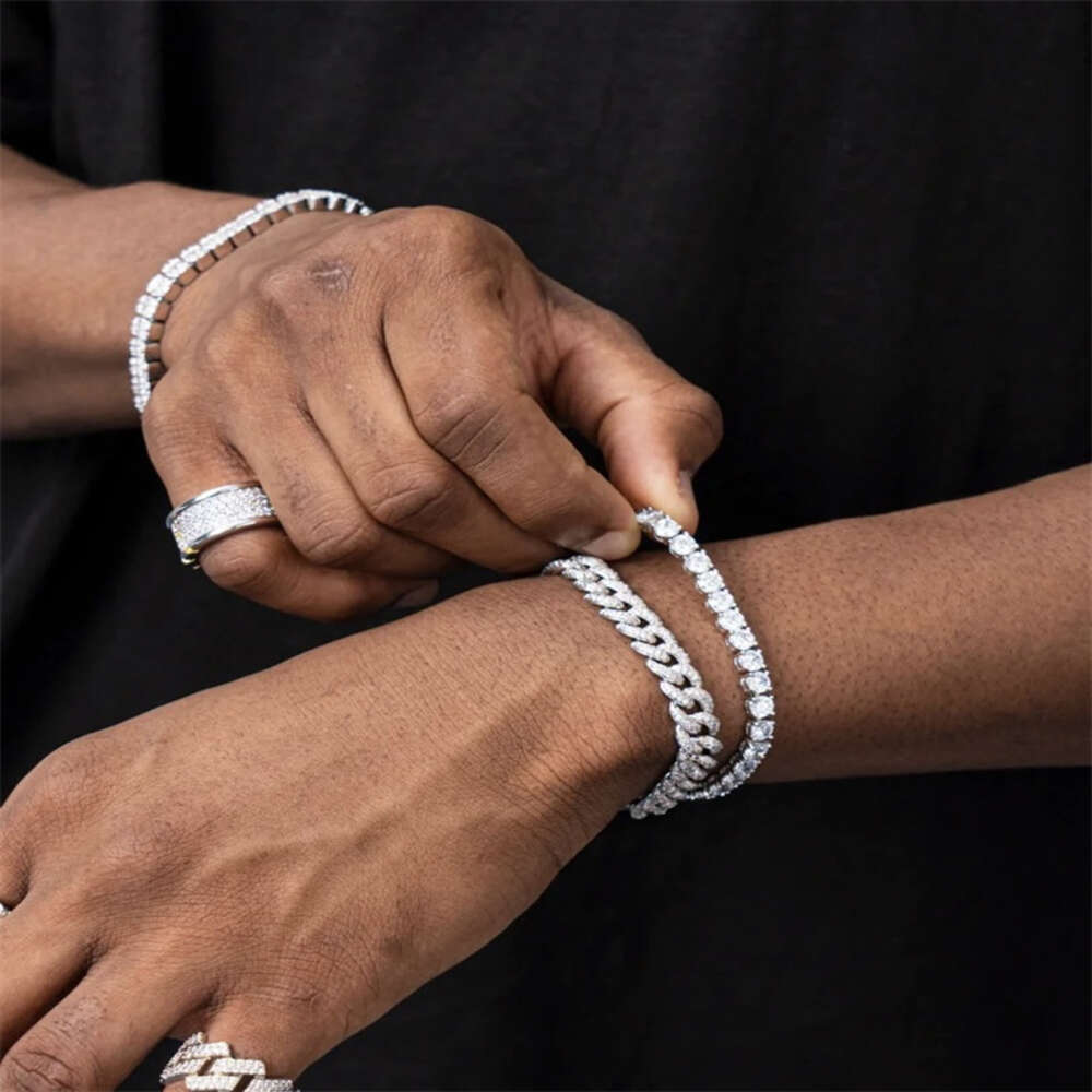 New Arrival Iced Out Silver Bracelets 925 Unisex Bagutte Cut Vvs Moissanite Cuban Link Bracelet