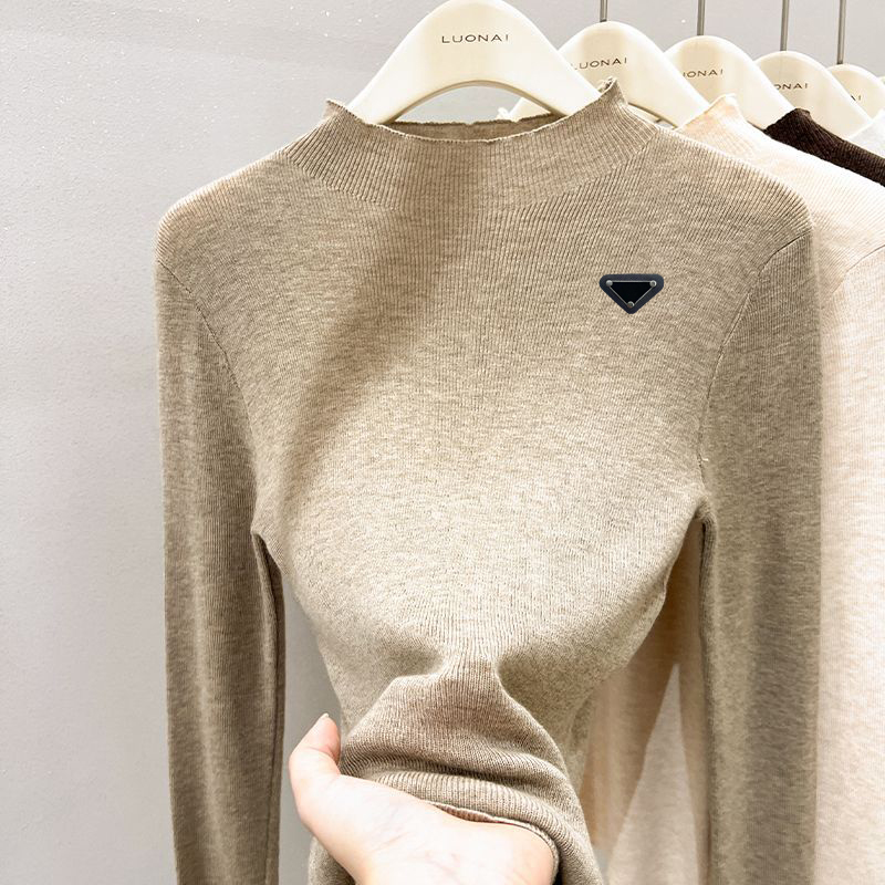 Women's Sweaters Luxury Luxury designer Autumn Winter New women sweater Round Neck Knitted Long sleeved Metal nameplate Design Slim and Versatile Bottom Fashion Top