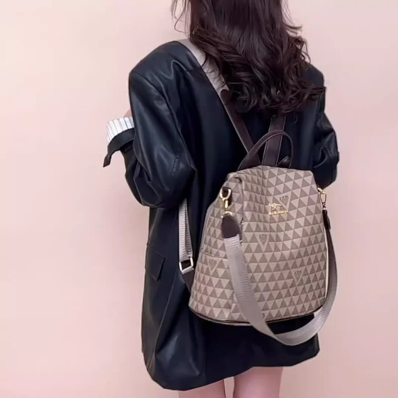 Fashionable womens vintage bag large capacity girl shoulder bag multifunctional single shoulder bag printed decoration 240704