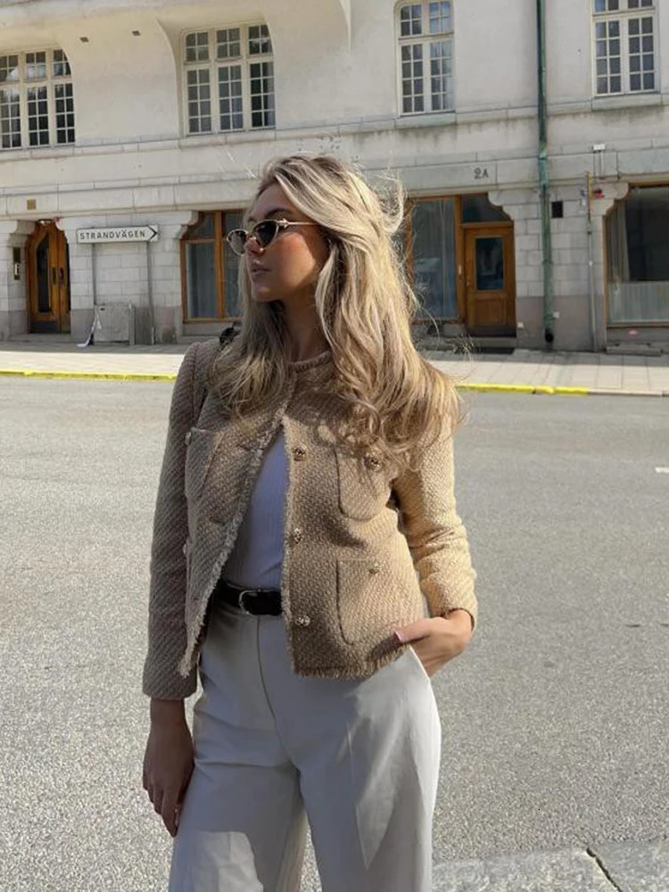 Women Camel Elegant Tweed Cropped Jacket Autumn Button Frayed Long Sleeve Jackets Female Fashion O-neck Pocket Short Coats 240708