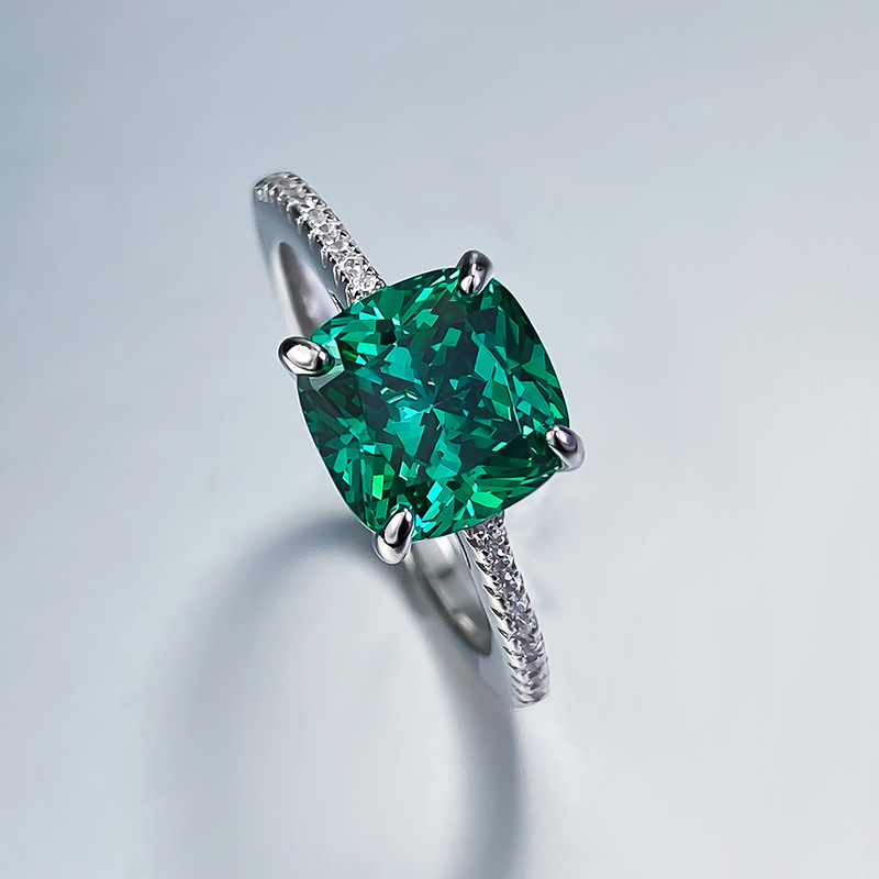 Unique Sterg Sier Emerald Moissanite Wedding Ring for Women