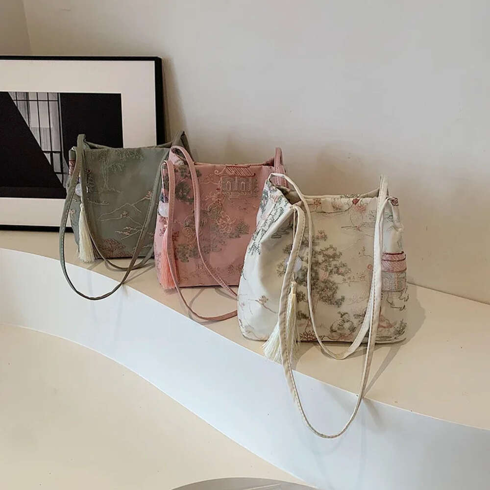 Hot Selling Chinese Style Embroidered Fashionable Women's Shoulder Bag 2024 Summer New Trend Large Capacity Handbag H7.9#29