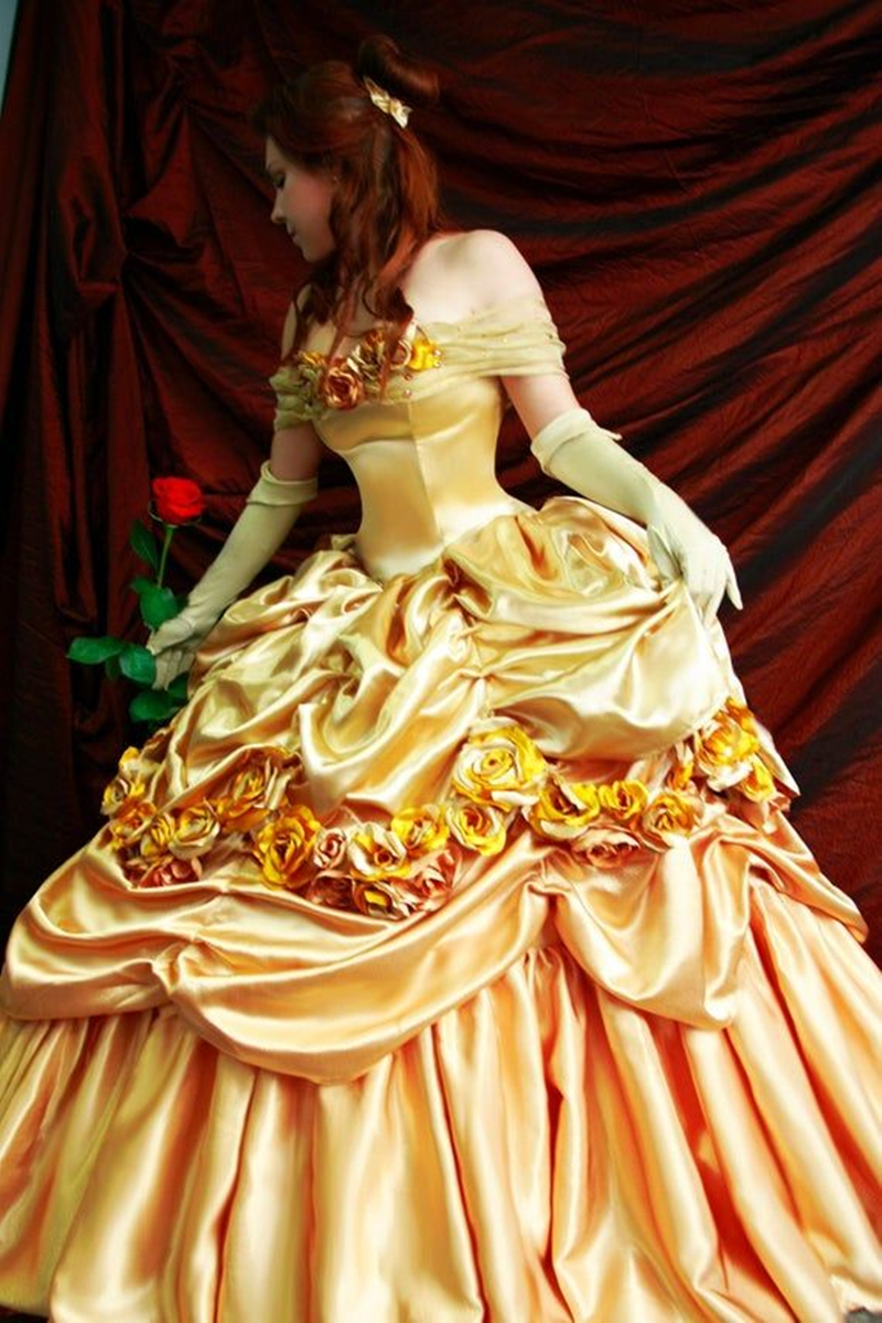 Vintage Princess Quinceanera Dresses Champagne Gold Off Shoulder Masquerade Prom Ball Gown 3D Flowers Ruched Pick-up Floor Length Sweet 16 Dress 2024