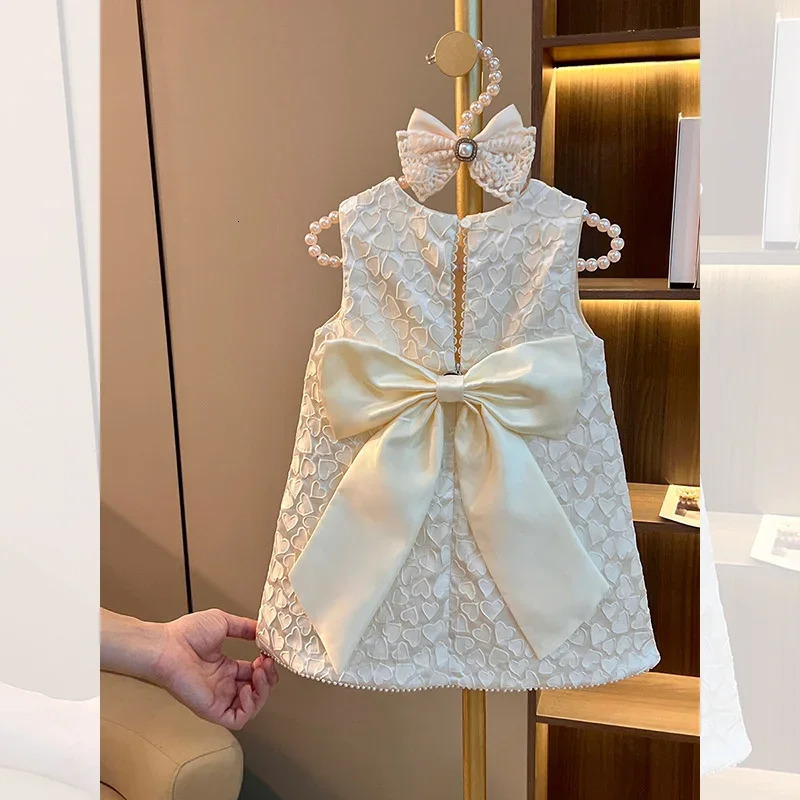 Toddler Baby Girls Classic Dresses Kids Heart Elegant Wedding Princess Party Dress Children Birthday Baptism Formal Clothing 240703