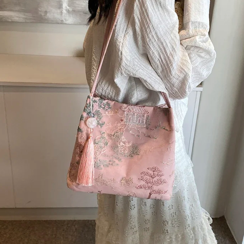 Hot Selling Chinese Style Embroidered Fashionable Women's Shoulder Bag 2024 Summer New Trend Large Capacity Handbag H7.9#29