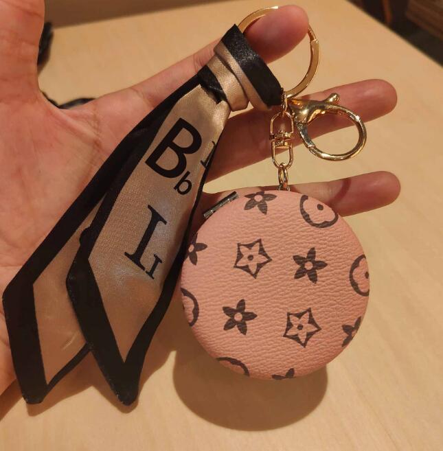 Cosmetic Mirror Make-up Keychains Letter Silk Scarf Key Chains Fashion Leather Coin Purse Case Pendant Keyring Charm Jewelry for Men Women Gifts Multi