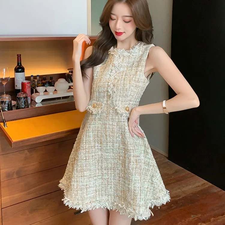 Autumn Small Fragrance Tweed 2 Piece Set Women Elegant Short Jacket Coat Mini Tank Tassel Wool Blend Dress Suits 240708