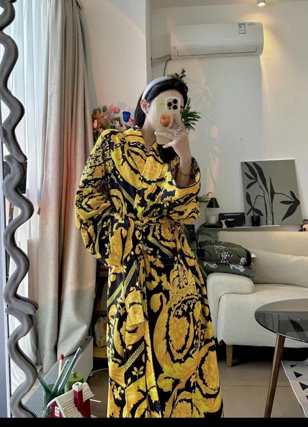 Men and Women's Sleepwear robe Underwear luxury brand logo Velvet outer layer