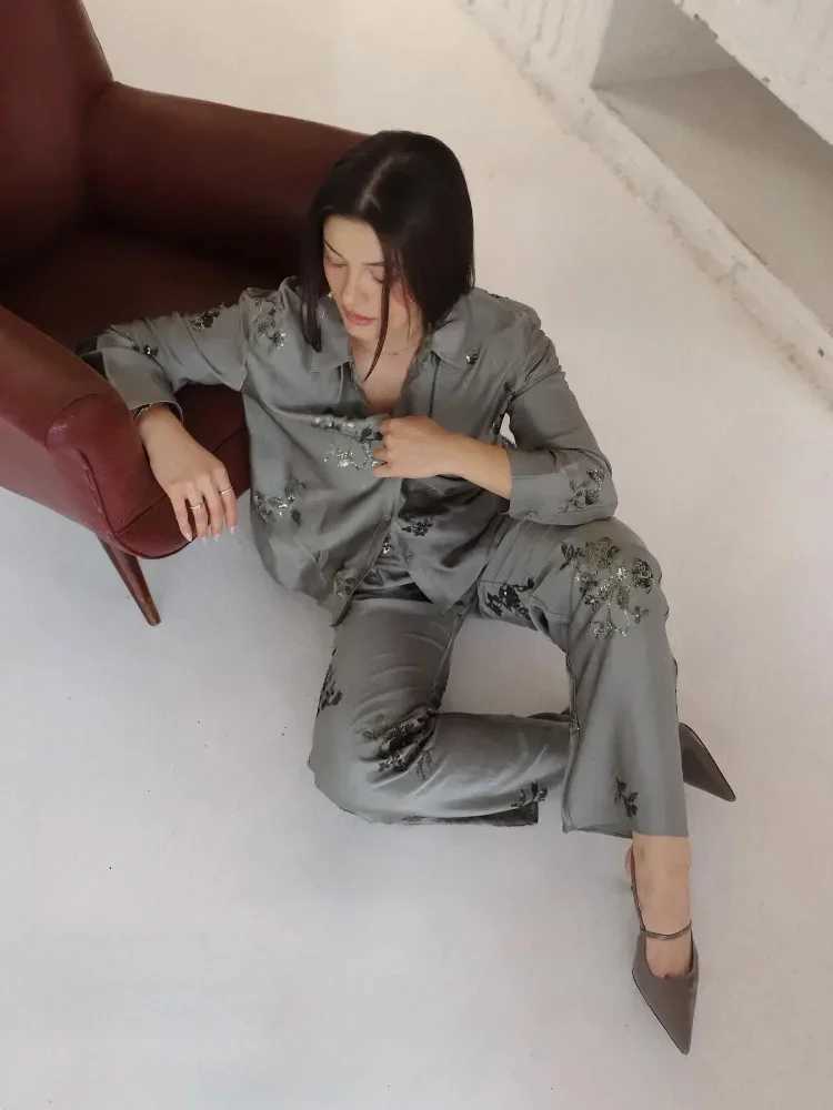 Women's Two Piece Pants Retro dyed embroidered sequins womens two-piece set with unique lapels long sleeved shirts loose pants summer womens clot