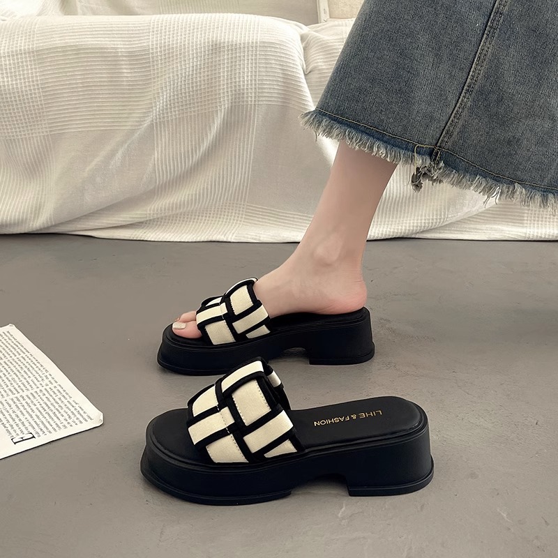 Dress Shoes Fashionable French Women's Sandals Summer Style Thick Bottom Outdoor Beach Slippers Rubber Outsole For Women