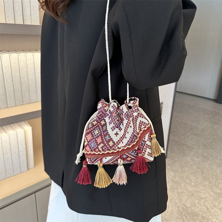 Baobao Women's Ethnic Charm Su Water Bucket 2024 New Internet Celebrity High Beauty Crossbody Versatile Shoulder Bag H7.11#18 d7a83