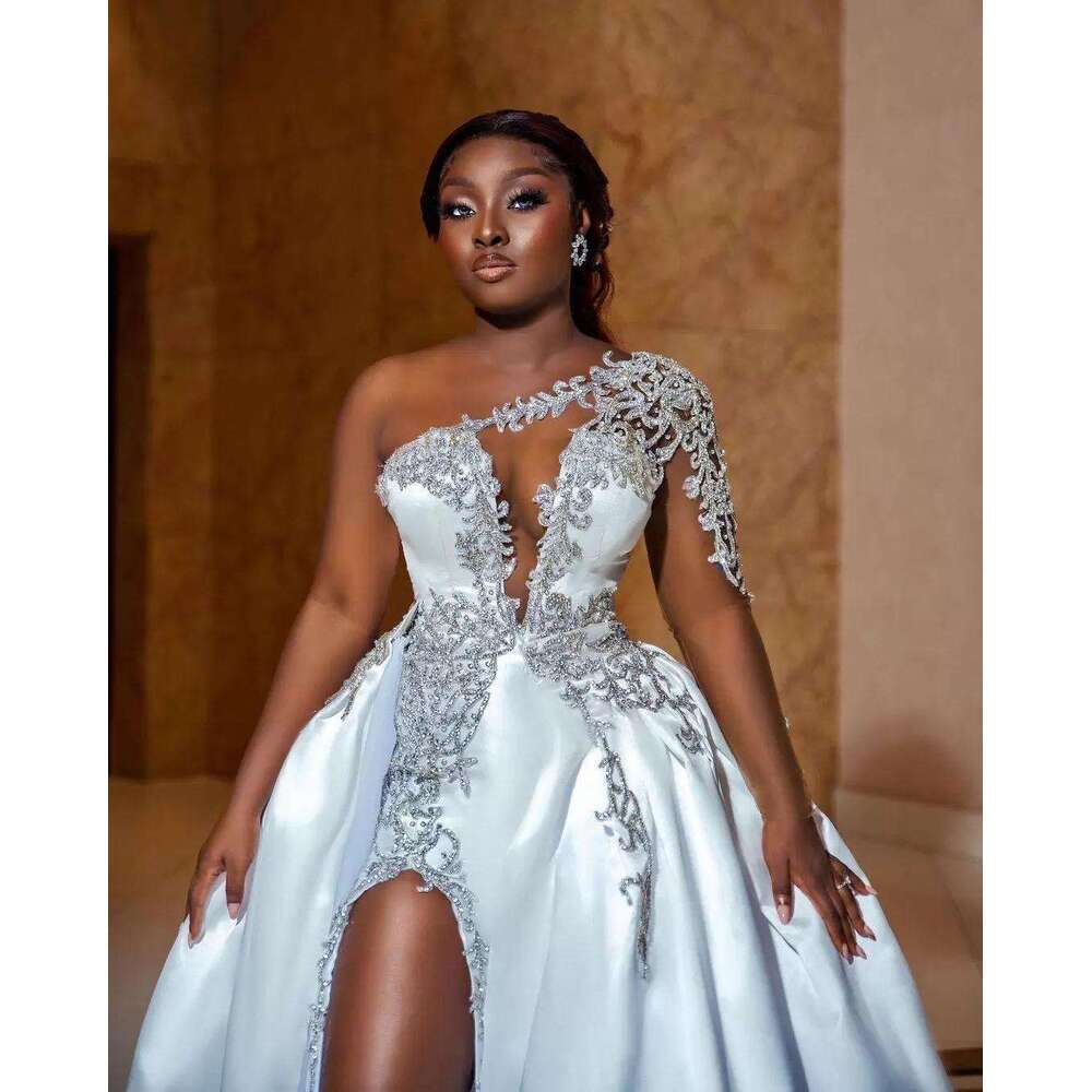 Gorgeous Arabic special Dresses urious Sexy Beaded Crystals Bridal Gowns with Detachable Train Lace Mermaid Satin Plus Size