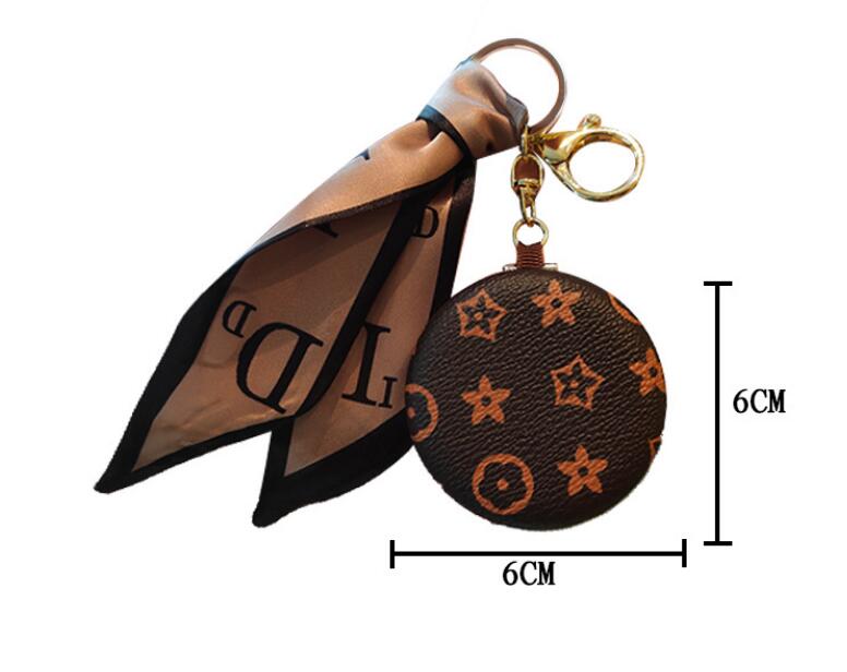 Cosmetic Mirror Make-up Keychains Letter Silk Scarf Key Chains Fashion Leather Coin Purse Case Pendant Keyring Charm Jewelry for Men Women Gifts Multi
