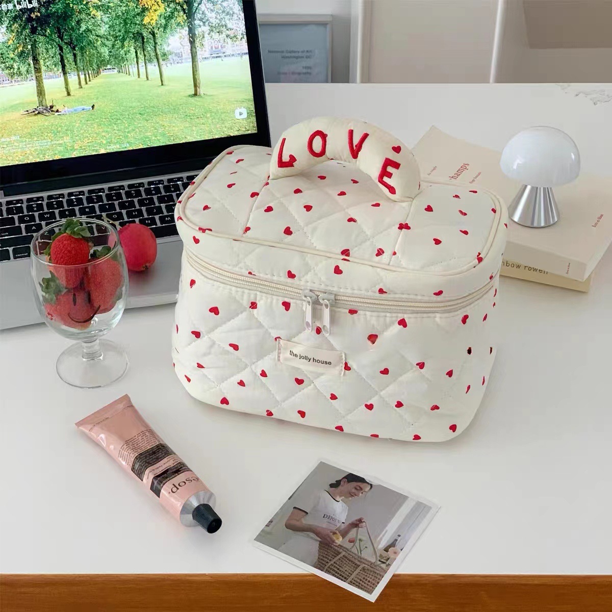 The tote bag Designer tote bag Advanced Student Puff Pillow Large Capacity Storage Makeup Bag Japanese High Beauty Pen Bag Travel Cosmetics