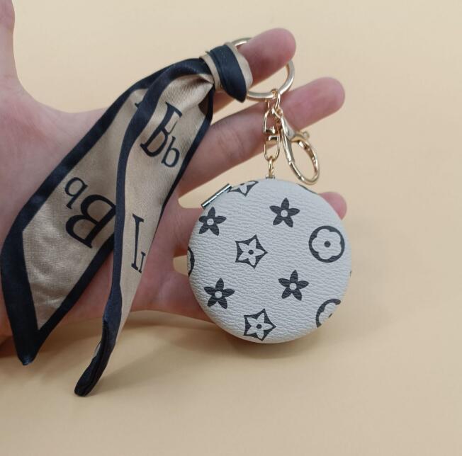 Cosmetic Mirror Make-up Keychains Letter Silk Scarf Key Chains Fashion Leather Coin Purse Case Pendant Keyring Charm Jewelry for Men Women Gifts Multi