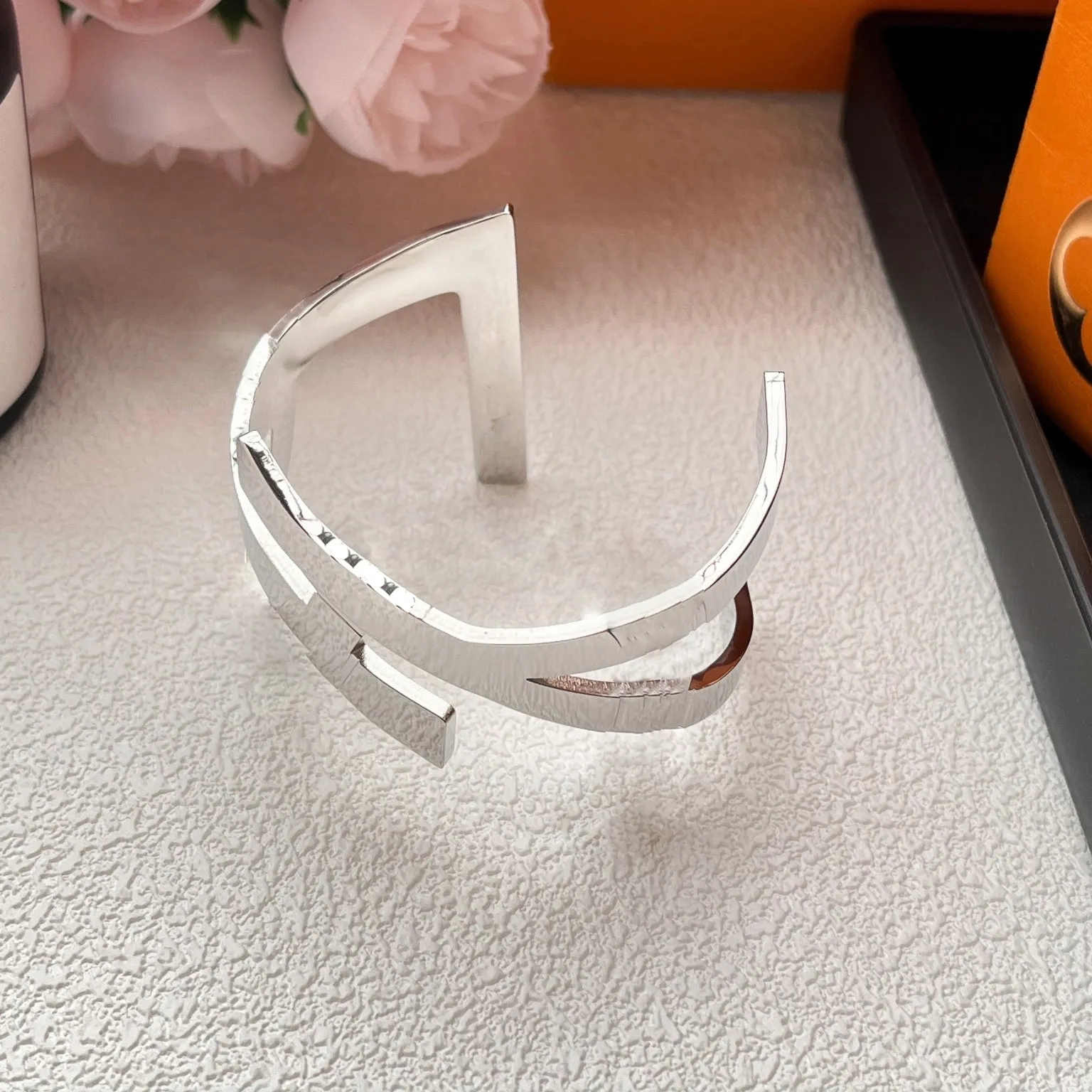 couple high-end stylish mens womens stainless steel bracelets preferred for parties and travel R250415